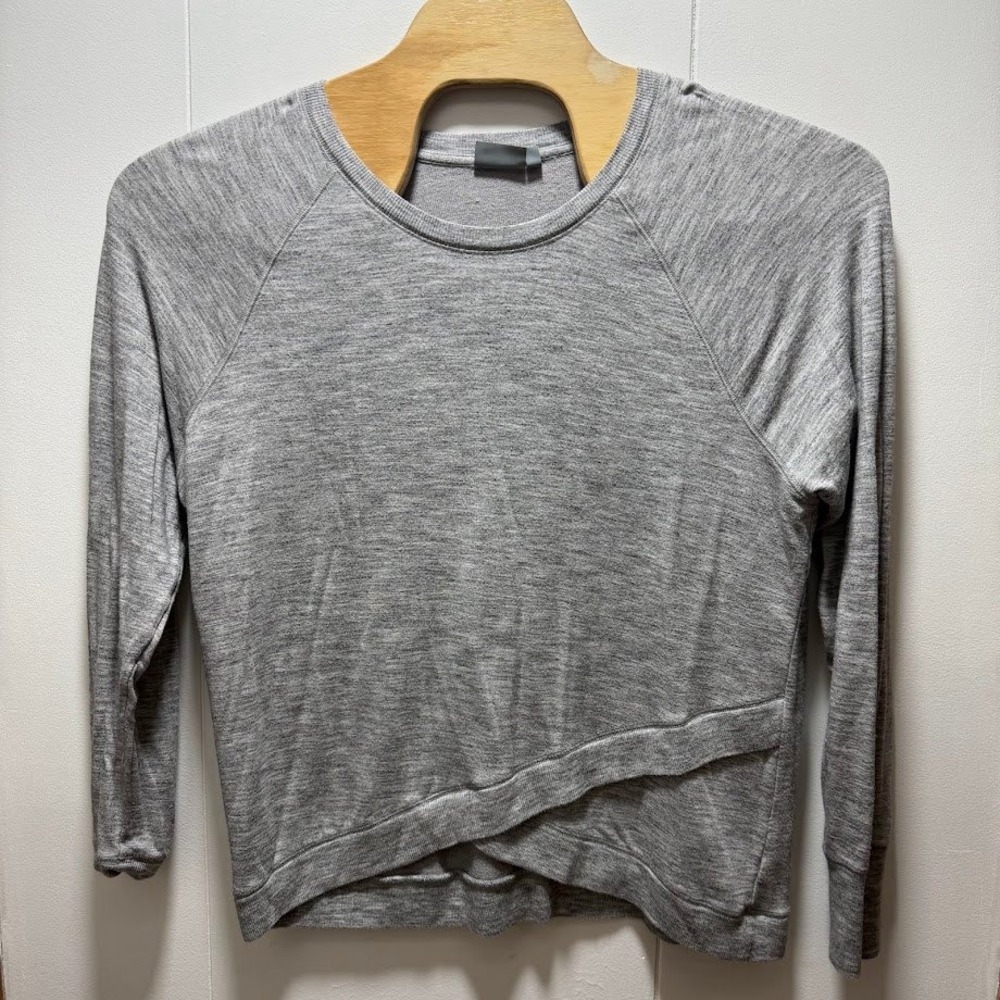Athleta Womens XL Gray Crossover Tulip Hem Raglan Long Sleeve Sweatshirt Top